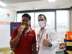 ให้รางวัลกับสิงห์เท้าไว