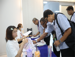 ลงทะเบียนรับเอกสารประกอบการฝึกอบรม