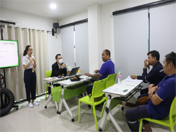 กล่าวต้อนรับพร้อมแนะนำวิทยากรและกิจกรรมฝึกอบรม
