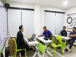 การขนส่งวัตถุอันตรายทางบกอย่างปลอดภัย โดยอาจารย์อภิรัติ  คำสายพรม