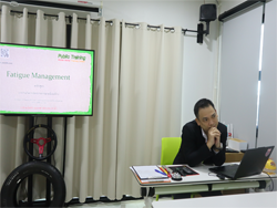 กล่าวต้อนรับพร้อมแนะนำวิทยากรและกิจกรรมฝึกอบรม