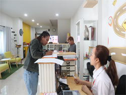ลงทะเบียนรับเอกสารประกอบการฝึกอบรม