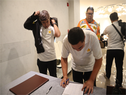 ลงทะเบียนรับเอกสารประกอบการฝึกอบรม