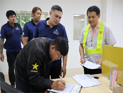 ลงทะเบียนรับเอกสารประกอบการฝึกอบรม