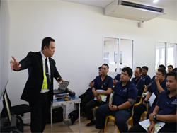 การตรวจสอบ และบำรุงรักษารถยนต์เบื้องต้น โดยอาจารย์อภิรัติ  คำสายพรม