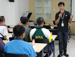 Safety Morning Talk โดยทีมบริหารงานความปลอดภัย