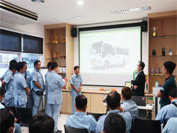 การตรวจสอบความปลอดภัยรอบตัวรถด้วยกระบวนการ KYT