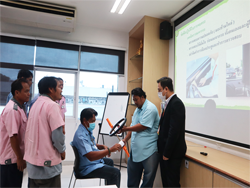 เทคนิคการลงจากรถ