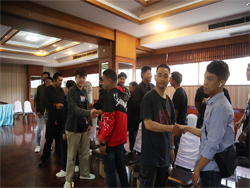 มารยาทและการทักทายผู้รับบริการอย่างมืออาชีพ