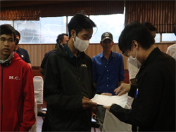 บทบาทหน้าที่และจรรยาบรรณของพนักงานมืออาชีพ