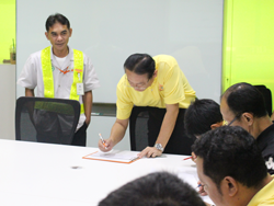 ลงทะเบียนรับเอกสารประกอบการฝึกอบรม