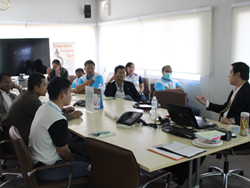 กฏหมายจราจรทางบกเพื่อการขับรถอย่างปลอดภัย Traffic Laws for Safety Driving โดยอาจารย์อภิรัติ  คำสายพรม