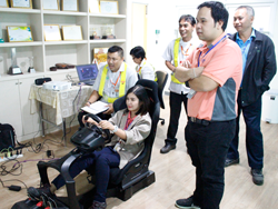 ฝึกและทดสอบปฏิกิริยาการตอบสนองในสถานการณ์ฉุกเฉินด้วยเครื่อง Driving Simulator
