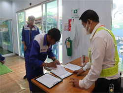 ลงทะเบียนรับเอกสารประกอบการฝึกอบรม