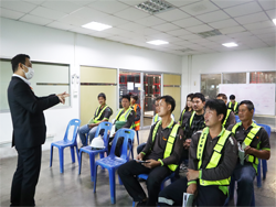 กฎหมายจราจรทางบกเพื่อการขับรถอย่างปลอดภัย