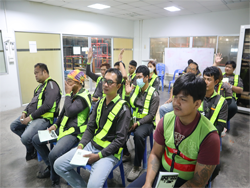 กฎหมายจราจรทางบกเพื่อการขับรถอย่างปลอดภัย