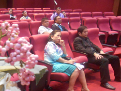 ผู้บริหารร่วมรับฟังอย่างตั้งใจ