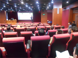 บรรยากาสเต็มไปด้วยความสนุกสนาน