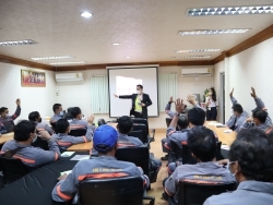 ข้อกำหนดการขนส่งวัตถุอันตรายทางบกตามมาตรฐาน ADR โดยอาจารย์อภิรัติ  คำสายพรม		