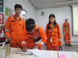 ลงทะเบียนรับเอกสารประกอบการฝึกอบรม		