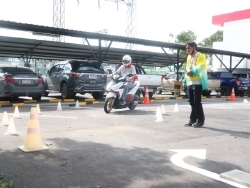 ฝึก และประเมินทักษะการขับขี่ในทางโค้ง