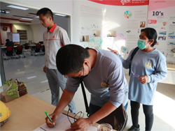 ลงทะเบียนรับเอกสารประกอบการฝึกอบรม