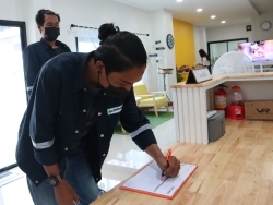ลงทะเบียนรับเอกสารประกอบการฝึกอบรม		