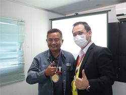 ให้รางวัลกับผู้ที่ทำคะแนนได้สูงสุดในแต่ละกิจกรรม