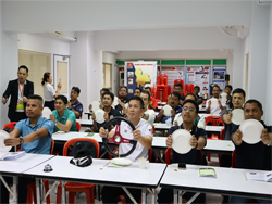 การขับรถในสถานการณ์เสี่ยงและเทคนิคการรับมือ