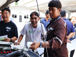 การตรวจสอบระบบหล่อลื่น และของเหลวภายในรถยนต์