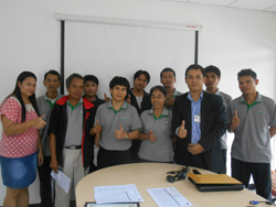 ร่วมถ่ายรูปเป็นที่ระลึก