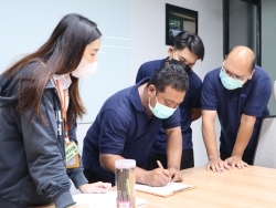 ลงทะเบียนรับเอกสารประกอบการฝึกอบรม