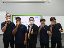 ให้รางวัลกับกลุ่มผู้ชนะ
