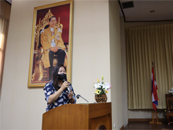 ผู้บริหารกล่าวทักทายพร้อมเน้นย้ำมาตรฐานความปลอดภัยในการปฏิบัติงาน