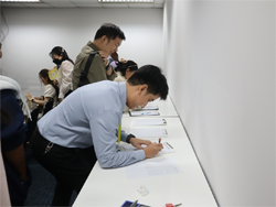 ลงทะเบียนรับเอกสารประกอบการฝึกอบรม