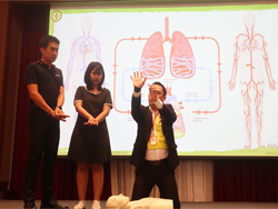 ฝึกปฏิบัติการกู้ฟื้นคืนชีพในสถานการณ์