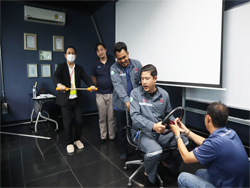 เทคนิคการเลี้ยวและเปลี่ยนช่องการจราจรเชิงป้องกันอุบัติเหตุ
