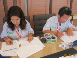 ลงทะเบียนรับเอกสารประกอบกิจกรรม