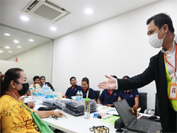 เทคนิคการขับรถเชิงป้องกันอุบัติเหตุ โดยอาจารย์อภิรัติ  คำสายพรม
