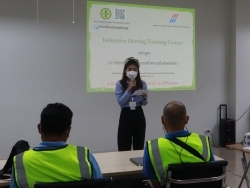 ผู้แทนหน่วยงานกล่าวต้อนรับพร้อมแนะนำกิจกรรมฝึกอบรม