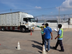 ฝึก และประเมินทักษะการขับรถในสถานีจำลอง		