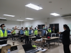 เทคนิคการโบก เพื่อการขับรถถอยหลังอย่างปลอดภัย		