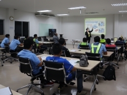 เทคนิคการนำรถเข้าจอดอย่างปลอดภัย