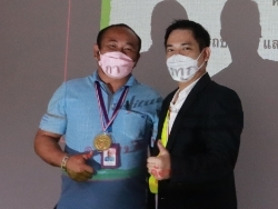 ให้รางวัลกับผู้ที่ทำคะแนนได้มากที่สุด		