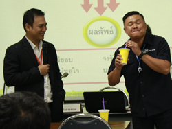 เรียนรู้เรื่องการเก็บกดอารมณ์  และการแสดงออกของลูกค้า
