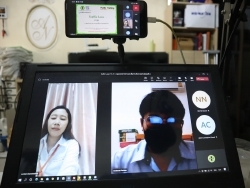 กล่าวต้อนรับพร้อมแนะนำวิธีการฝึกอบรมแบบ Live Training		