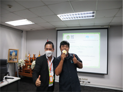 ให้รางวัลกับผู้ที่สามารถตอบคำถามได้สูงสุดประจำวัน