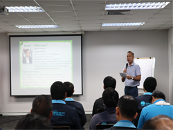 ผู้บริหารหน่วยงานกล่าวต้อนรับ พร้อมปิดการฝึกอบรม