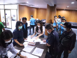 ลงทะเบียนรับเอกสารประกอบการฝึกอบรม