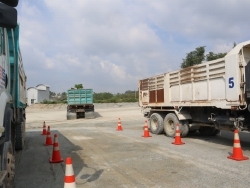ฝึกและประเมินทักษะการนำรถเทียบจอด
